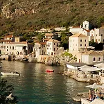 Villa Limeni Villa *