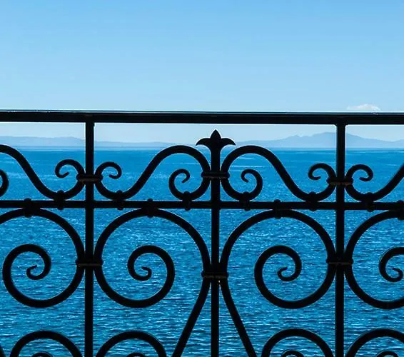 Villa Limeni Villa *