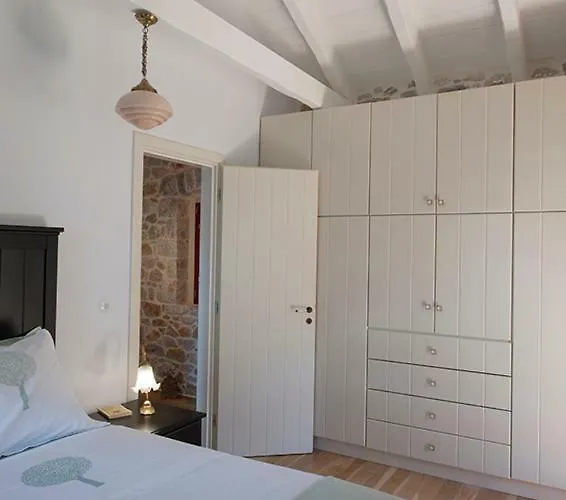 Βίλα Limeni Villa